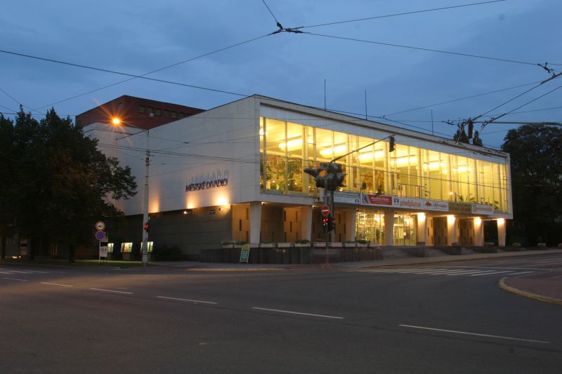 Příští sezona zlínského divadla bude v ženském a zázračném duchu
