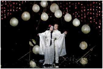 Pestrobarevná Madama Butterfly od oscarového režiséra vylétne z Met s Kristine Opolais v hlavní roli