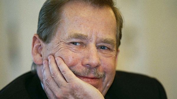 Výstava Václav Havel / občan / dramatik / politik v dusíkově divadle v Čáslavi