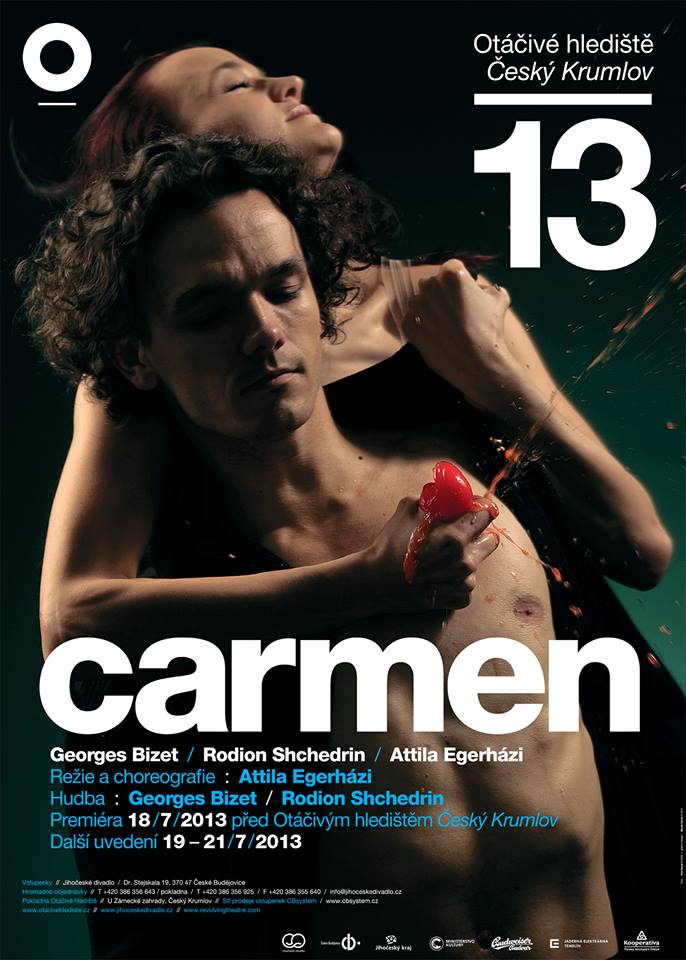 Příběh Carmen a Dona José  před Otáčivým hledištěm v Českém Krumlově