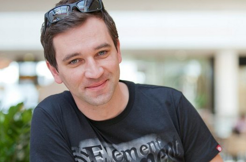 Příbramské divadlo uvede adaptaci černé komedie Válka Roseových