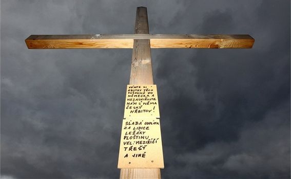 Divadlo VOSTO5 a režisér Jiří Havelka připravují v Baráčnické rychtě Dechovku: představení o dobronínském masakru s živou hudbou Jana Kaliny ze Sto zvířat
