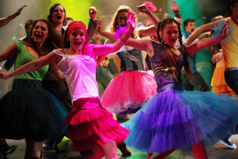 Česká premiéra muzikálu Footloose zahájila provoz divadla v Brně