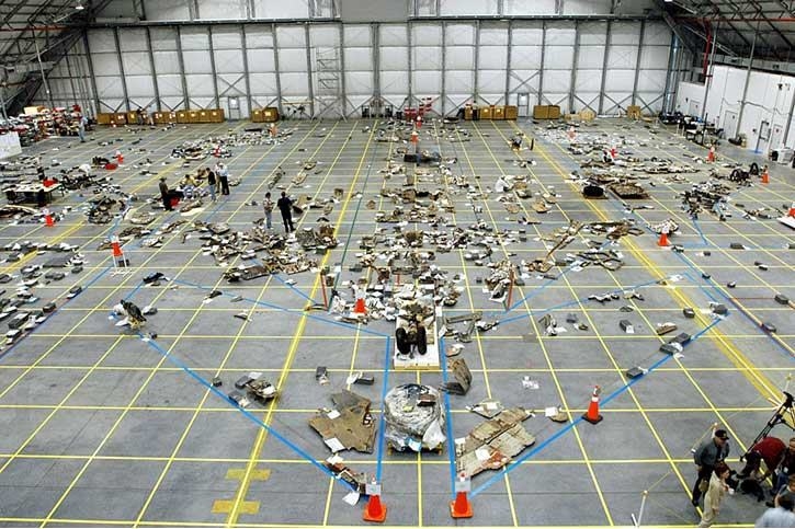 MAYDAY – Pražské Quadriennale 2015 uvede záchrannou akci letecké havárie  na Karlově náměstí
