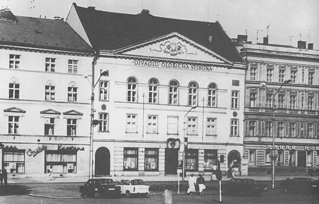 Moravské divadlo Olomouc se chlubí novým nápisem