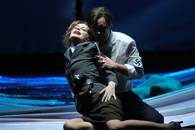 Wagnerova opera nově zasazená do nacismu v Düsseldorfu propadla