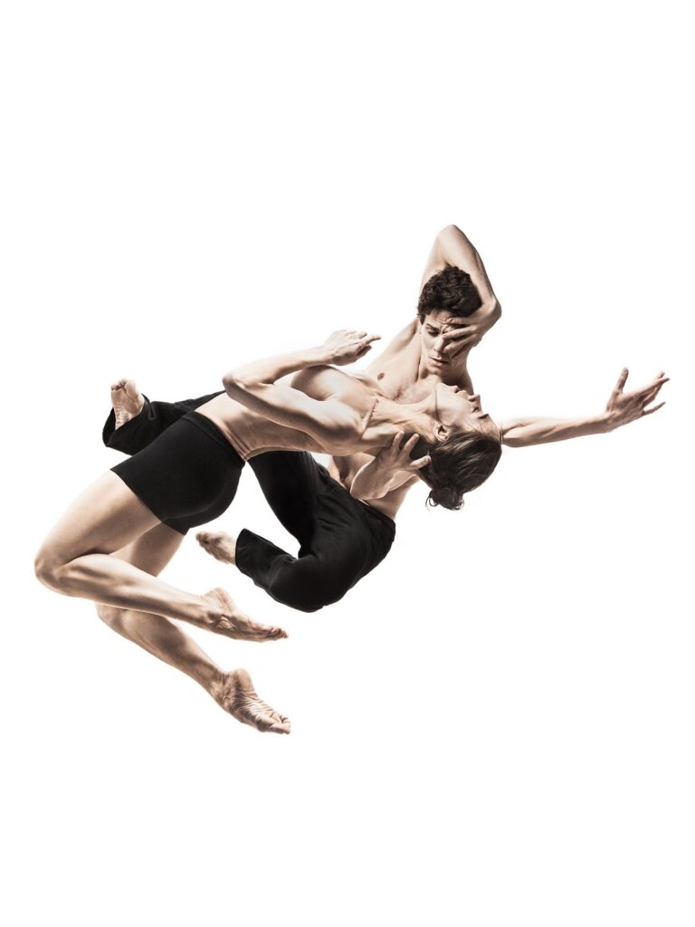 Balet Národního divadla uvede celovečerní dílo jednoho z nejslavnějších choreografů současnosti – Ohad Naharin: decadance