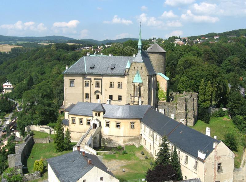 Moravské divadlo Olomouc uvede v létě na hradě Šternberk Prodanou nevěstu a Labutí jezero