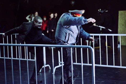Mezinárodní festival Divadlo přiveze ruské představení z prostředí pouličních protestů za spravedlnost