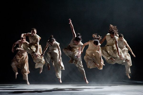 Hlavní hvězdou festivalu TANEC PRAHA 2011 bude Sidi Larbi Cherkaoui se 17 šaolinskými mnichy v představení Sutra