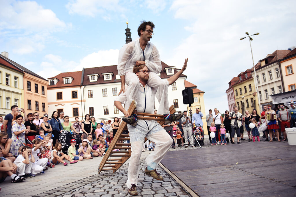 Divadelní festival v Hradci Králové se přehoupl do druhé poloviny