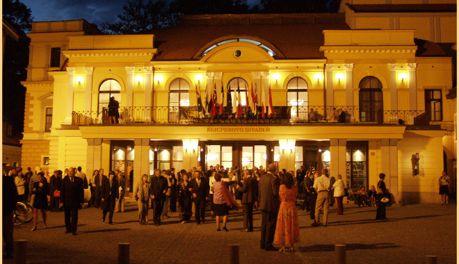 Hradecký divadelní festival uvede v osmi dnech stovky představení