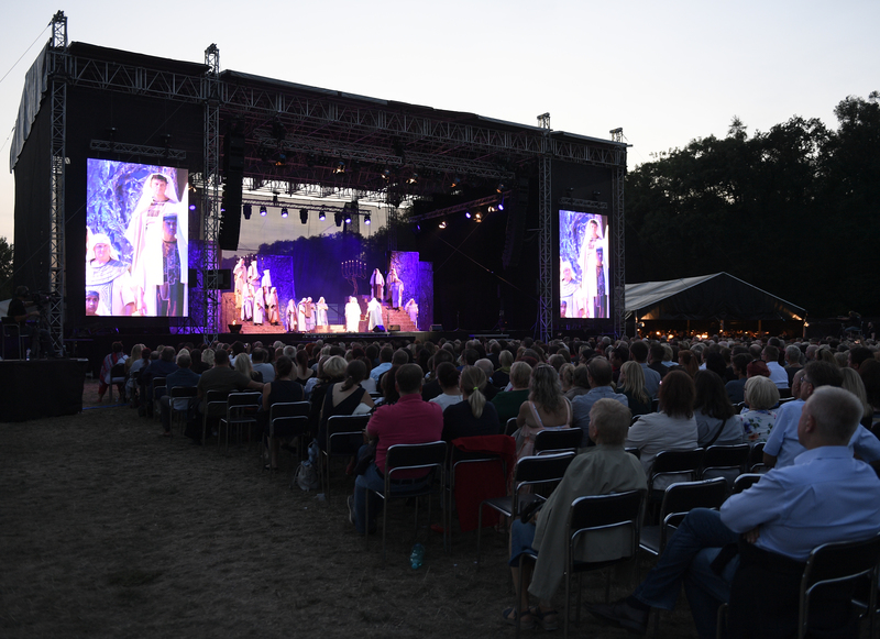 Opera Nabucco nabídla v Praze pod širým nebem 120 účinkujících