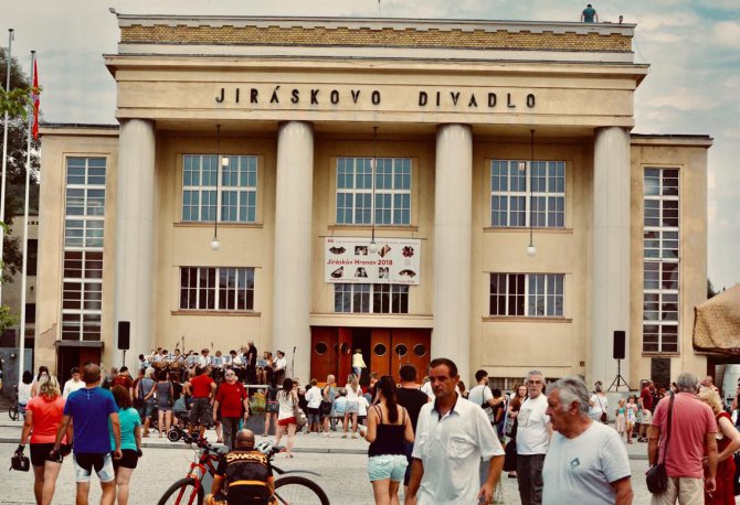 V Hronově začal festival amatérského divadla