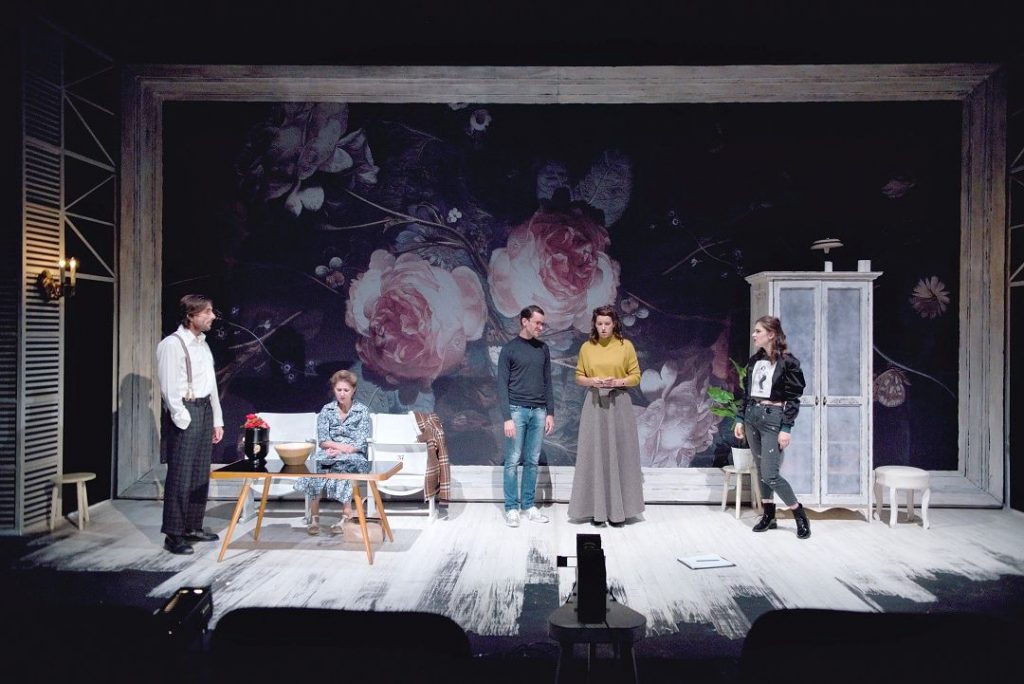 Rodinné drama Jenom konec světa na Malé scéně Divadla J. K. Tyla