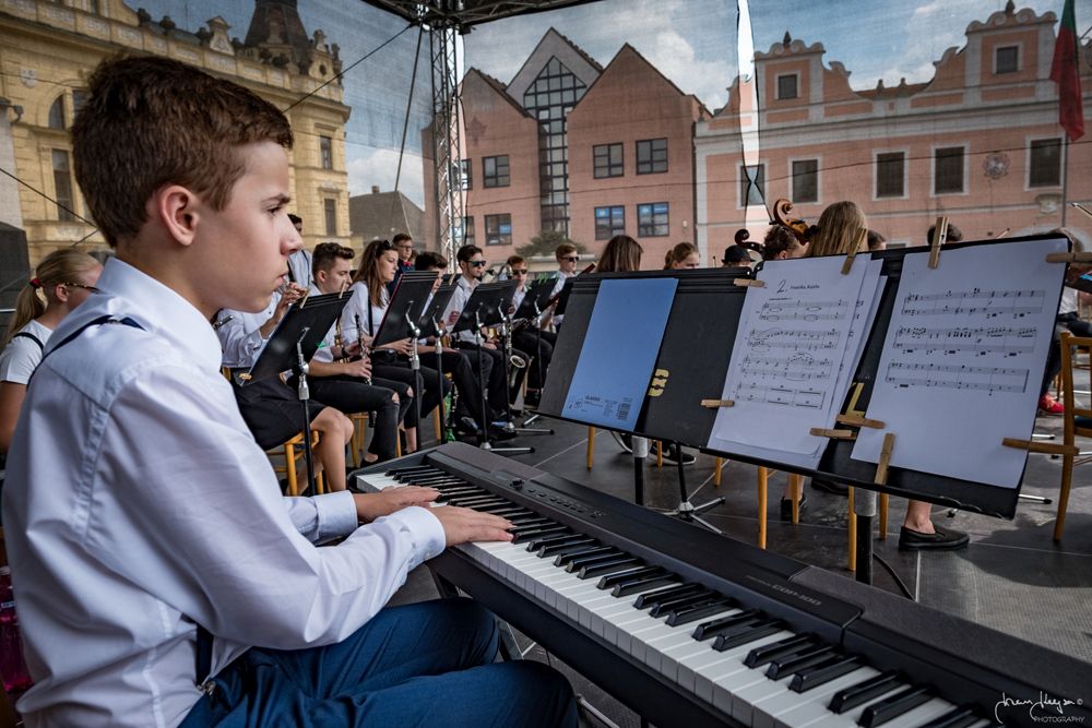 Happening ZUŠ Open opět zve do světa umění v režii malých umělců z celé republiky