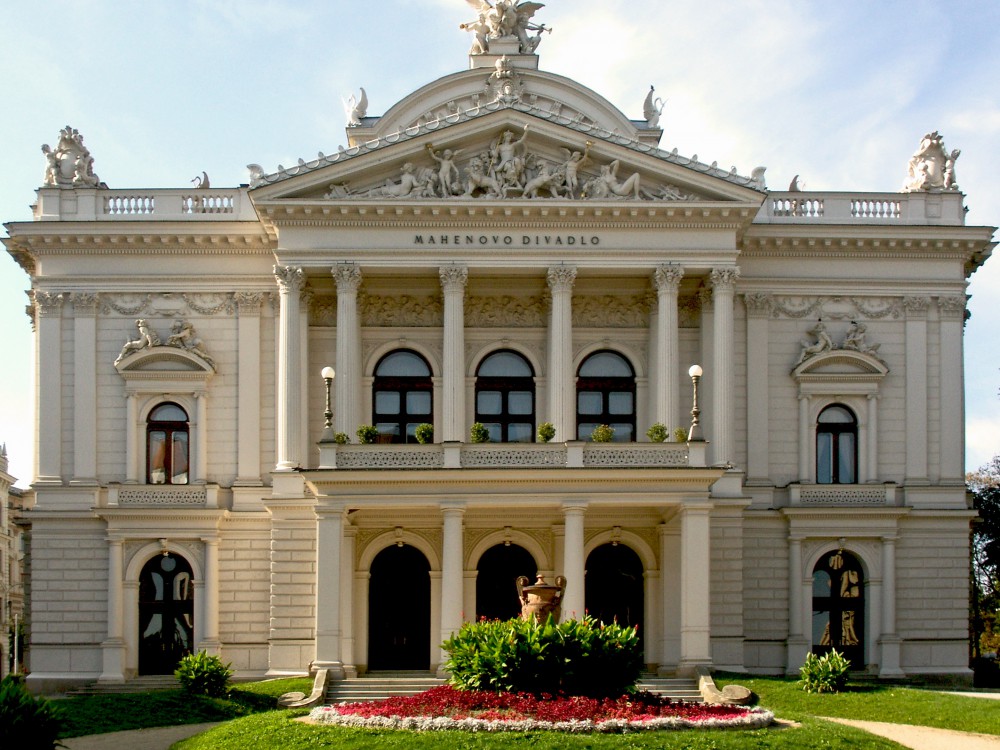 Národnímu divadlu Brno vzrostly tržby i návštěvnost, končí opravy