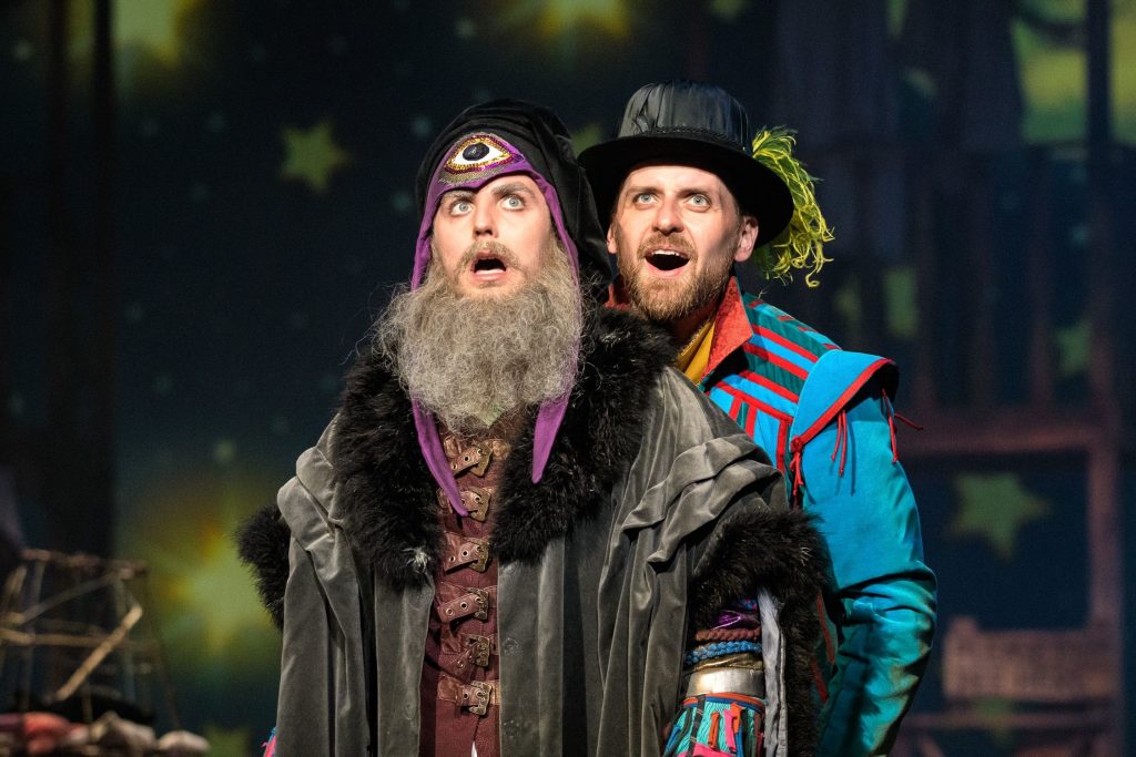 Soubor muzikálu Divadla J. K. Tyla uvede úspěšnou inscenaci Něco shnilého! jen šest let po broadwayské premiéře