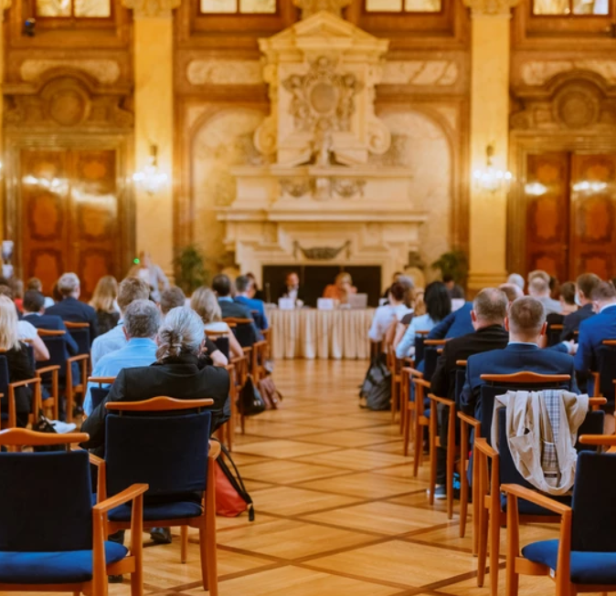 Zástupci parlamentních stran diskutovali v Senátu priority v kultuře. Výsledky jednání představuje iniciativa Kultura volí dialog