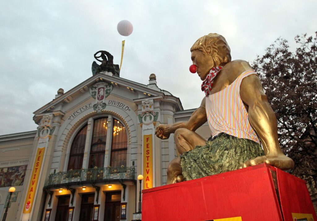 Do Pardubic se po dvou letech vrací GRAND Festival smíchu