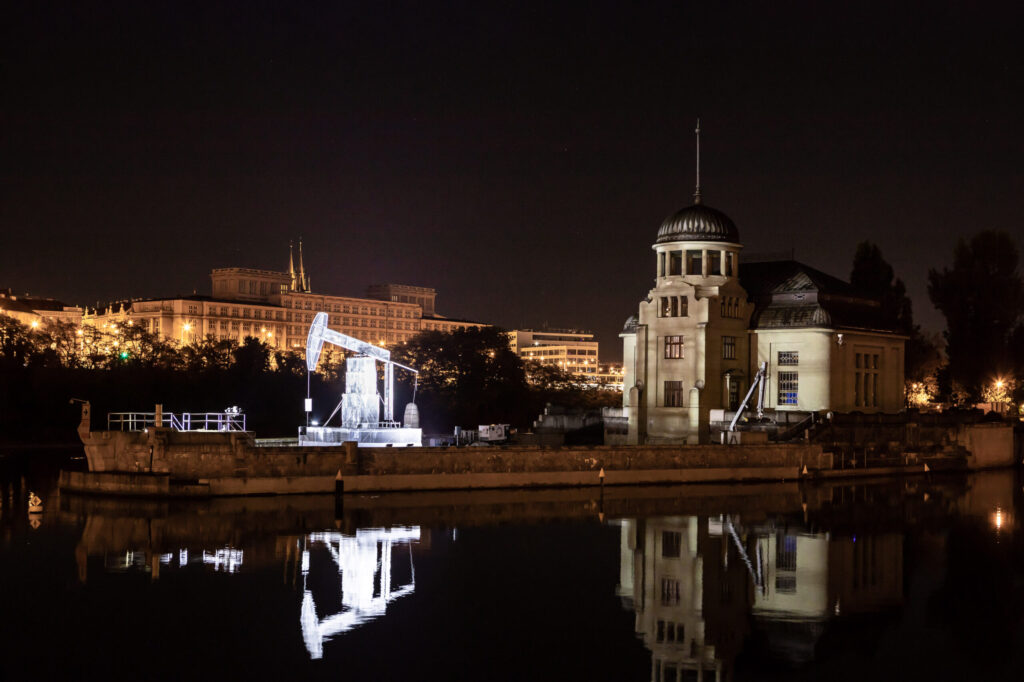 Velčovský chystá na Signal Festival v Praze instalaci z válkou zničených aut