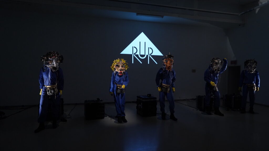 Festival Re-connect Art nabídne premiéru představení světového umělce Guye Bar-Amotze “R.U.R.”