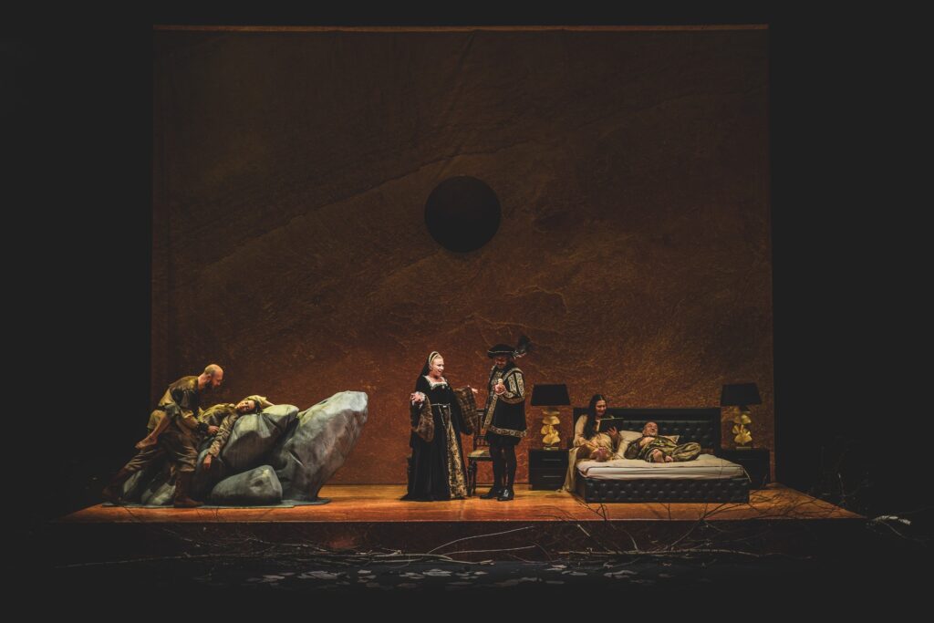Horácké divadlo Jihlava nastudovalo po takřka 60 letech hru Williama Shakespeara Macbeth