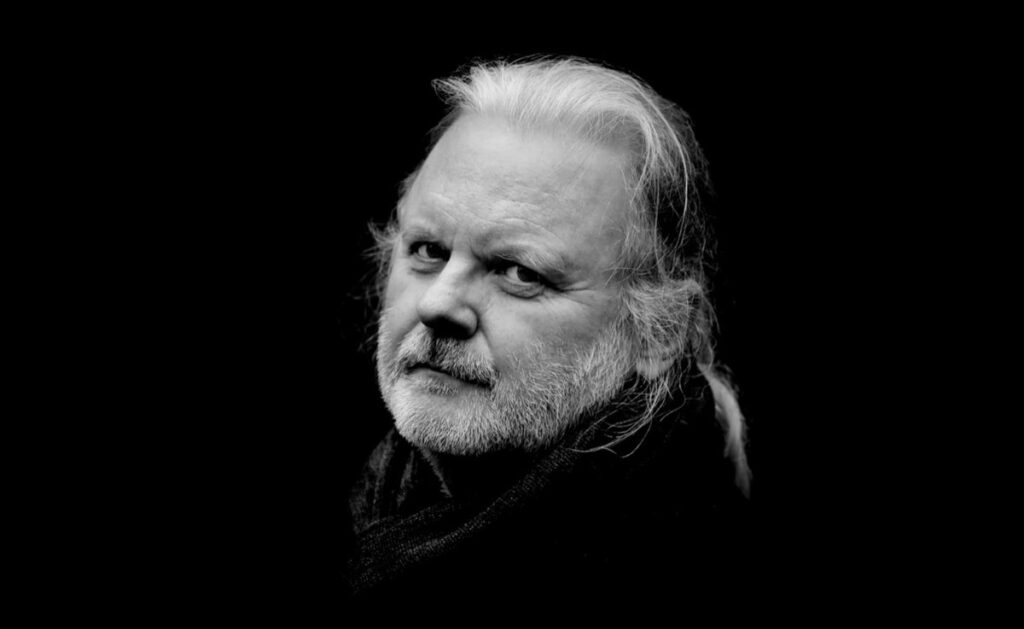 Nobelovu cenu za literaturu letos získal norský dramatik Jon Fosse