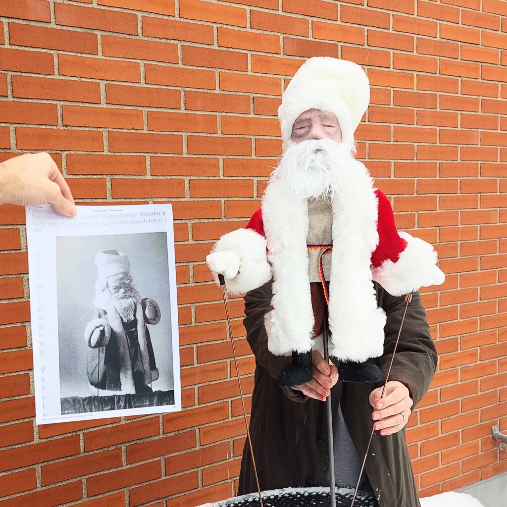 Divadlo loutek Ostrava slaví 70 let: Sedm desetiletí v sedmi divadelních cestách do minulosti