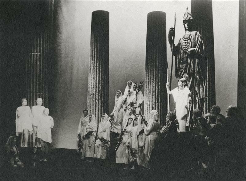 Pozvánka na přednášku – Unveiling the Iron Curtain: Cold War Classics and Performative Events 1946–1990