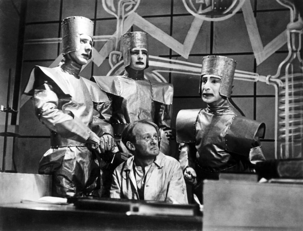 Pozvánka na přednášku – Martin Revermann: The Theater of Science