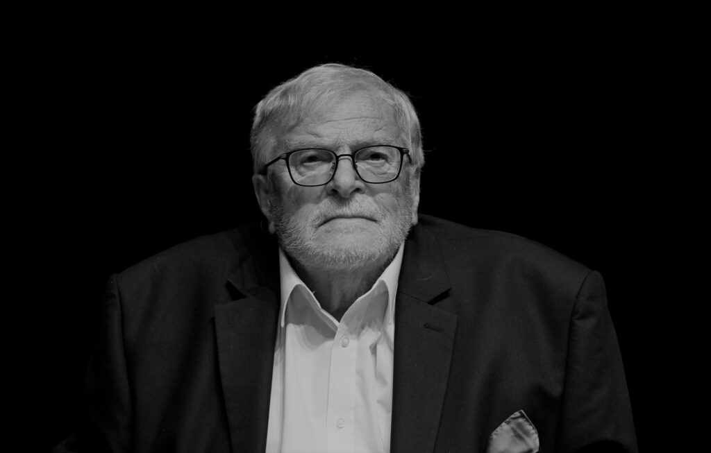 Zemřel Jan Kačer