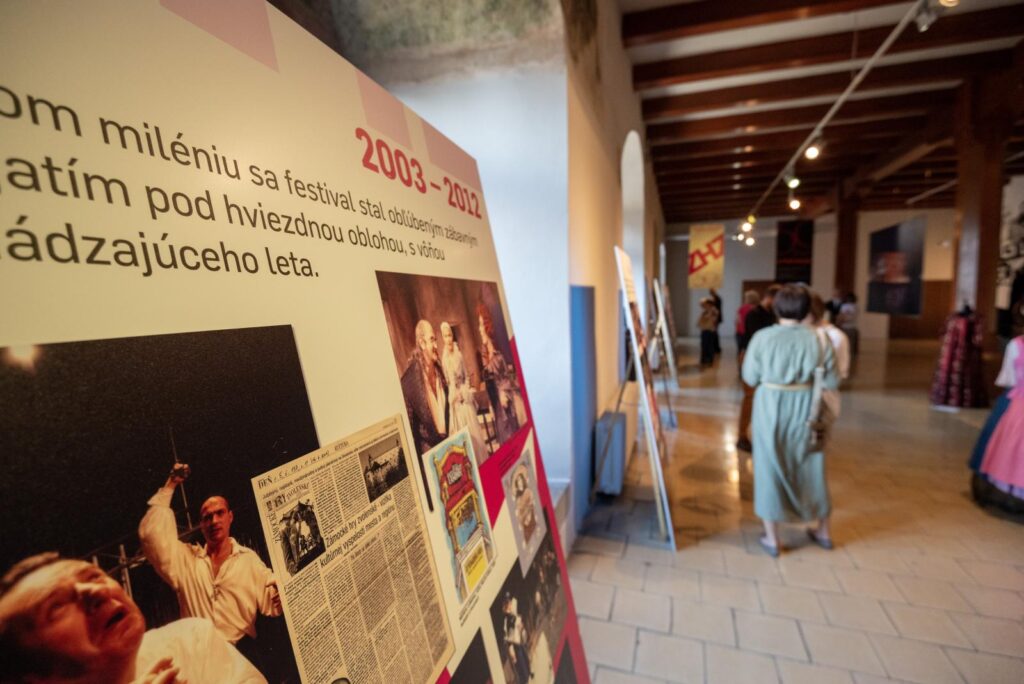 Na Slovensku prebieha výstava 50 rokov Zámockých hier zvolenských