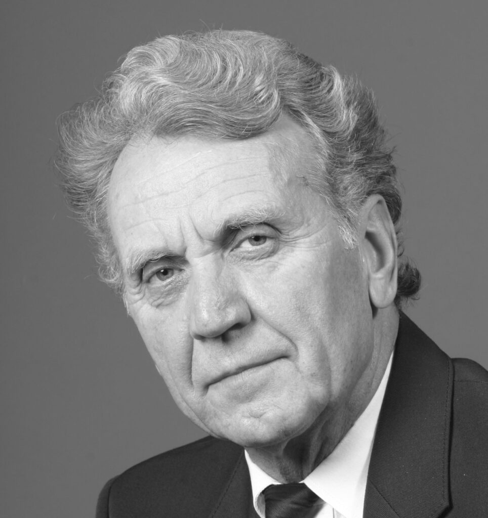 Zemřel Karel Janečka