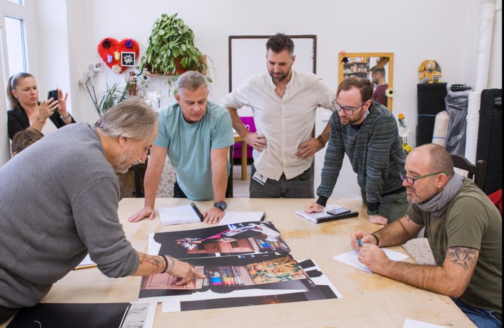 První premiérou letošní sezony Městského divadla Kladno bude komedie Dva úplně nazí muži