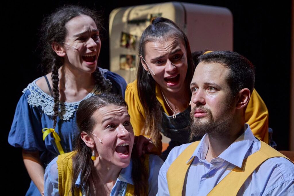 Studentky a studenti JAMU otevírají téma hledání sexuální identity v inscenaci úspěšného broadwayského muzikálu