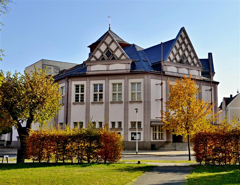 Povodní zasažené Městské divadlo v Krnově zůstane zavřené až do podzimu 2026