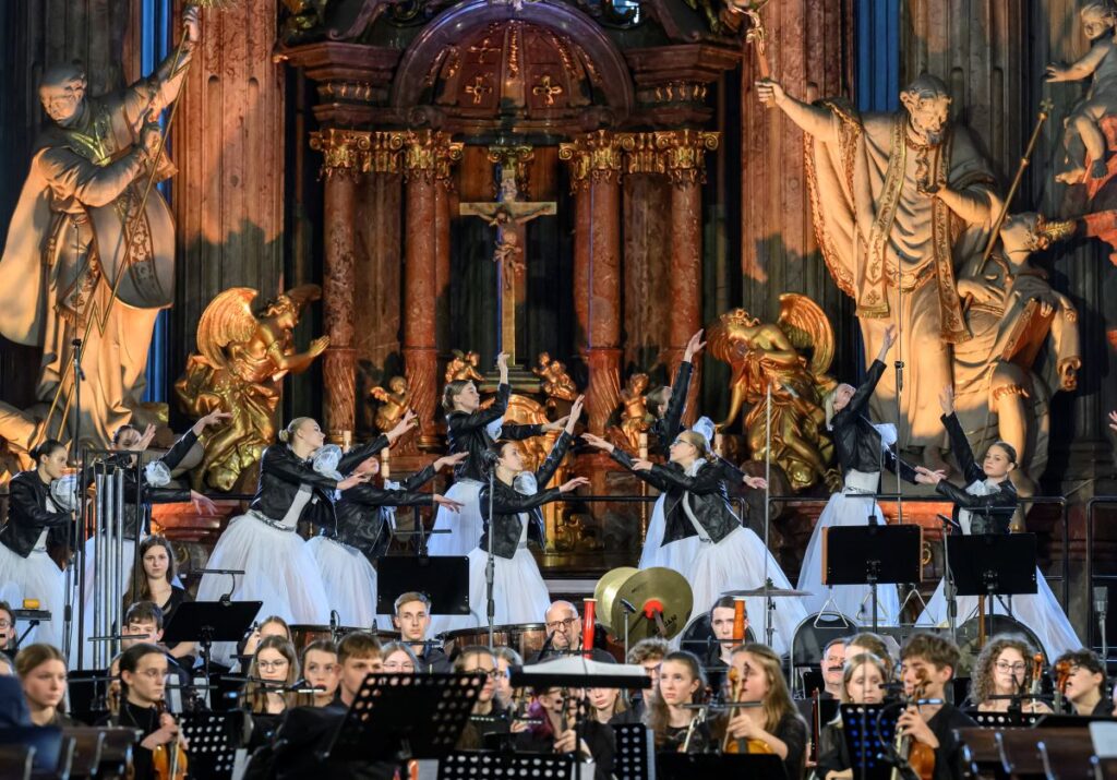Festival ZUŠ Open ve středu zahájí benefiční koncert Rytíři talentu v přímém přenosu České televize i open air na Karlínském náměstí