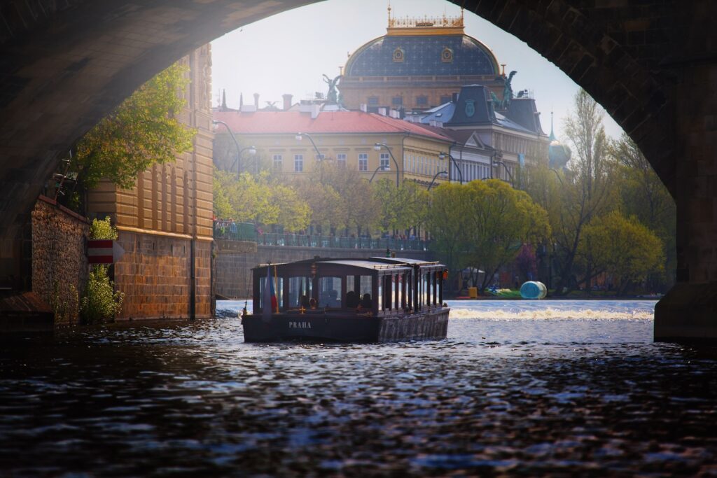 Kreativní Praha zve v září na nový multižánrový festival Poznej Vltavu