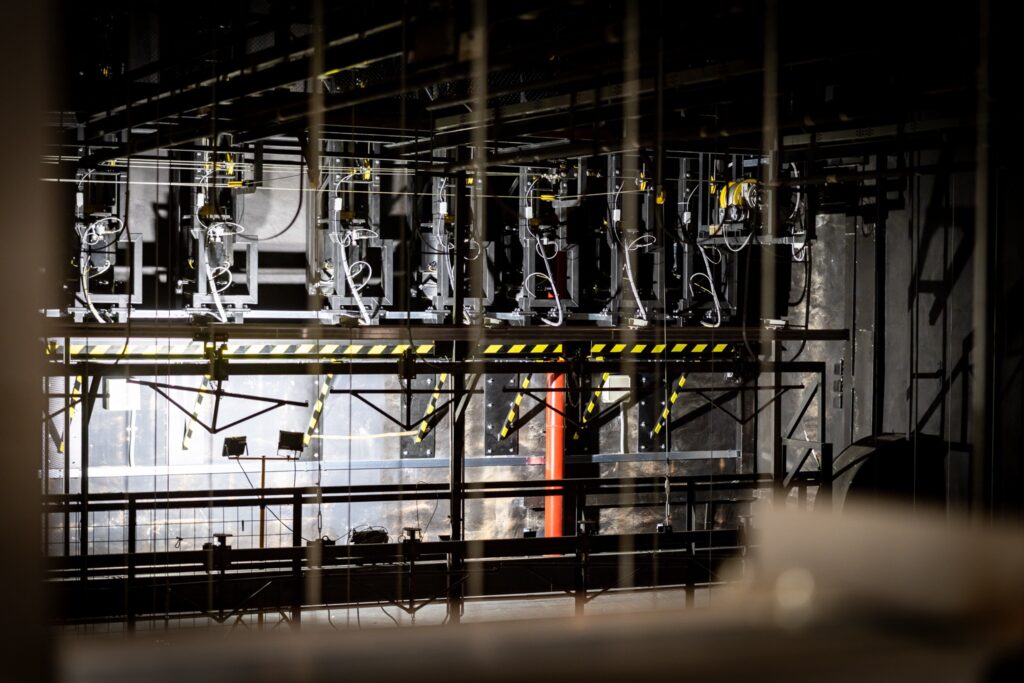 Národní divadlo moravskoslezské zahajuje zkušební provoz modernizovaných jevištních technologií v Divadle Antonína Dvořáka