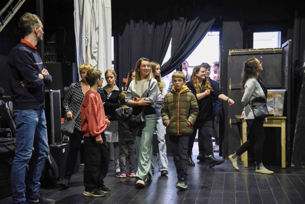 Den otevřených dveří v Divadle pod Palmovkou nabídne v předvečer Dušiček bohatý program