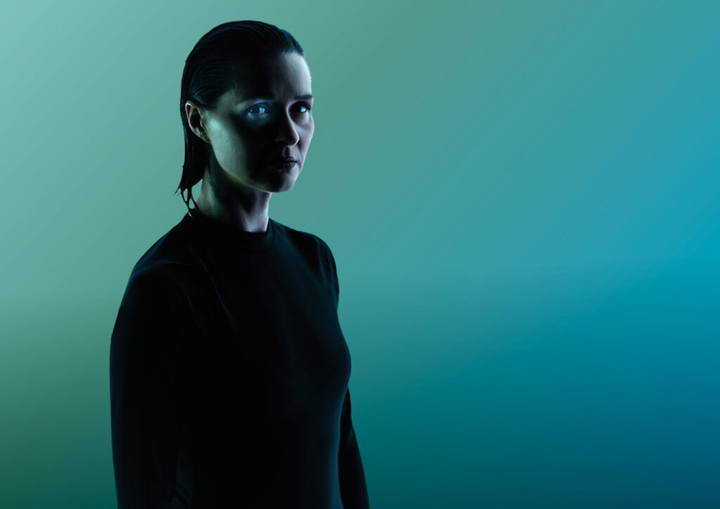 Spitfire Company uvede projekt DVACETjedna. Jedno tělo Miřenky Čechové a dvacet režisérek a choreografek tvoří Ibsenovu Noru 21. století