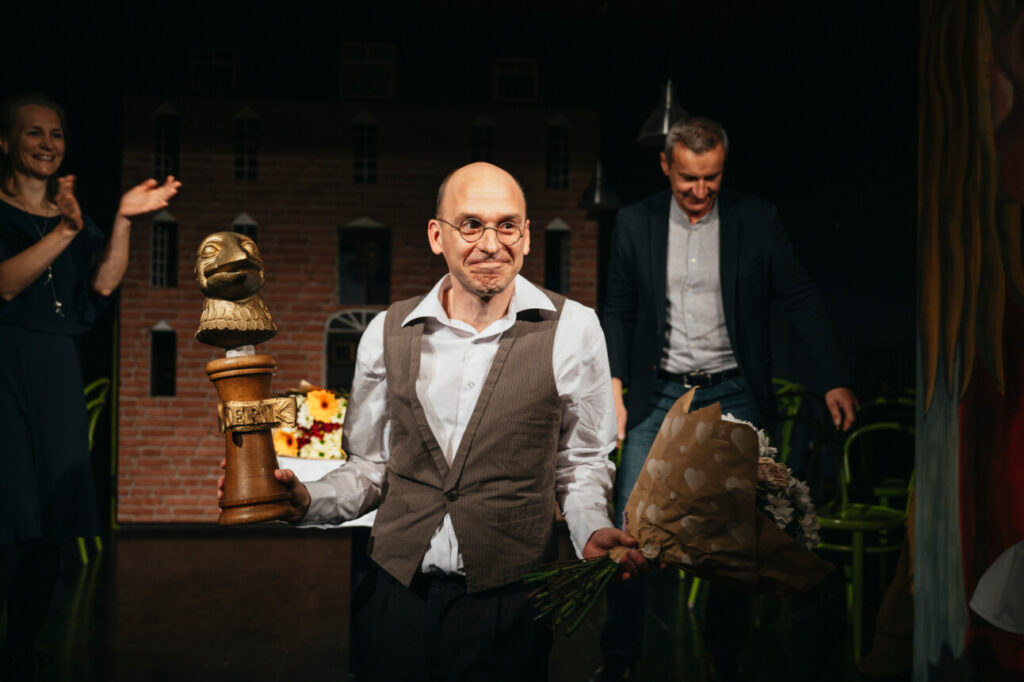 Cena Erik putuje do Poniklé loutkáři Tomášovi Hájkovi