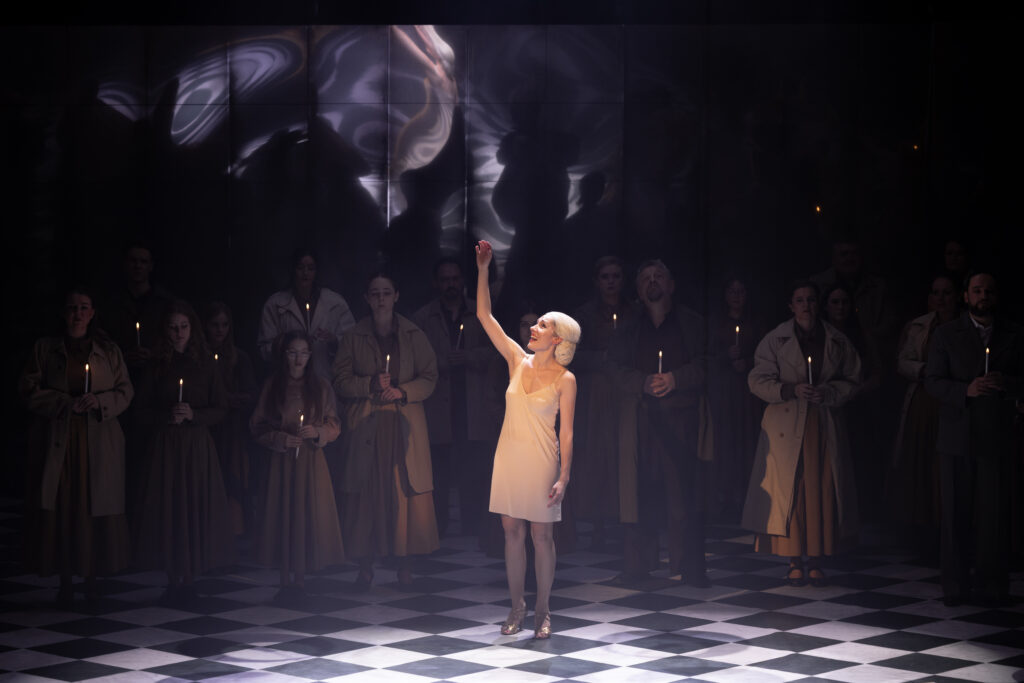 Evita: světová rocková opera v Moravském divadle Olomouc