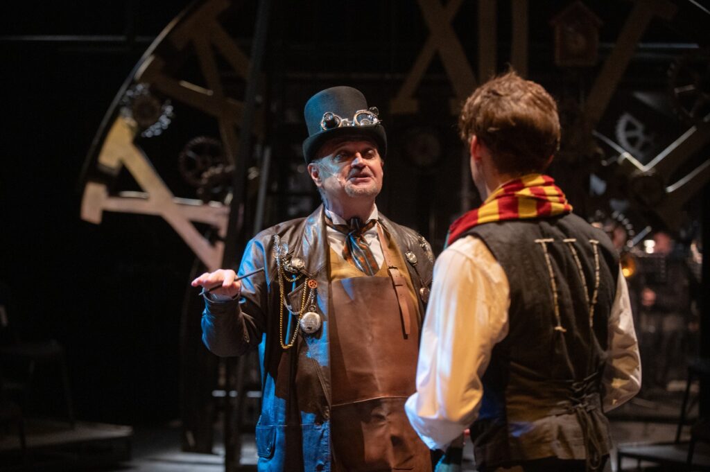 Kolik stojí čas navíc? Muzikál Kouzelné hodinky doktora Kronera se vrací na jeviště plzeňského Divadla J. K. Tyla