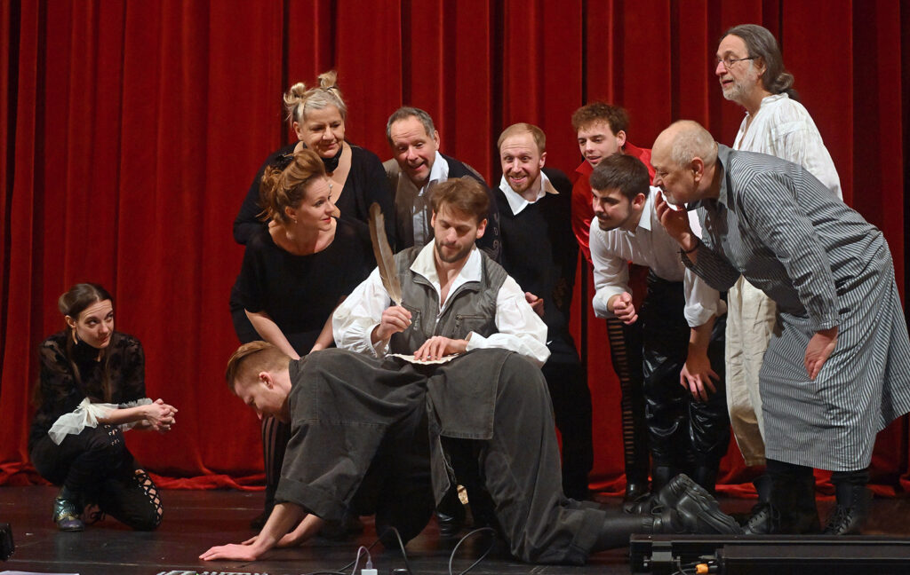V koprodukci Západočeského divadla Cheb a Karlovarského městského divadla vzniká inscenace Zamilovaný Shakespeare