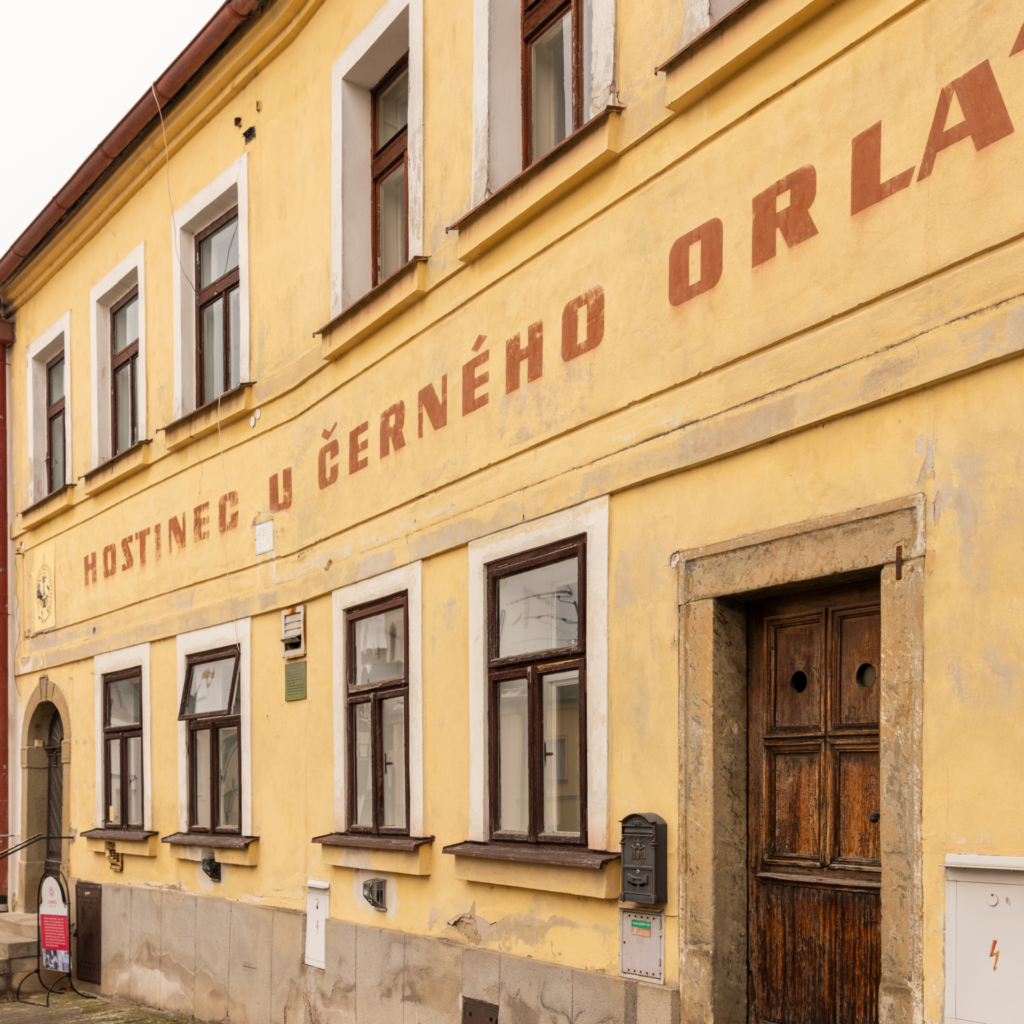Festival Smetanova Litomyšl získá pro své potřeby hostinec U černého orla