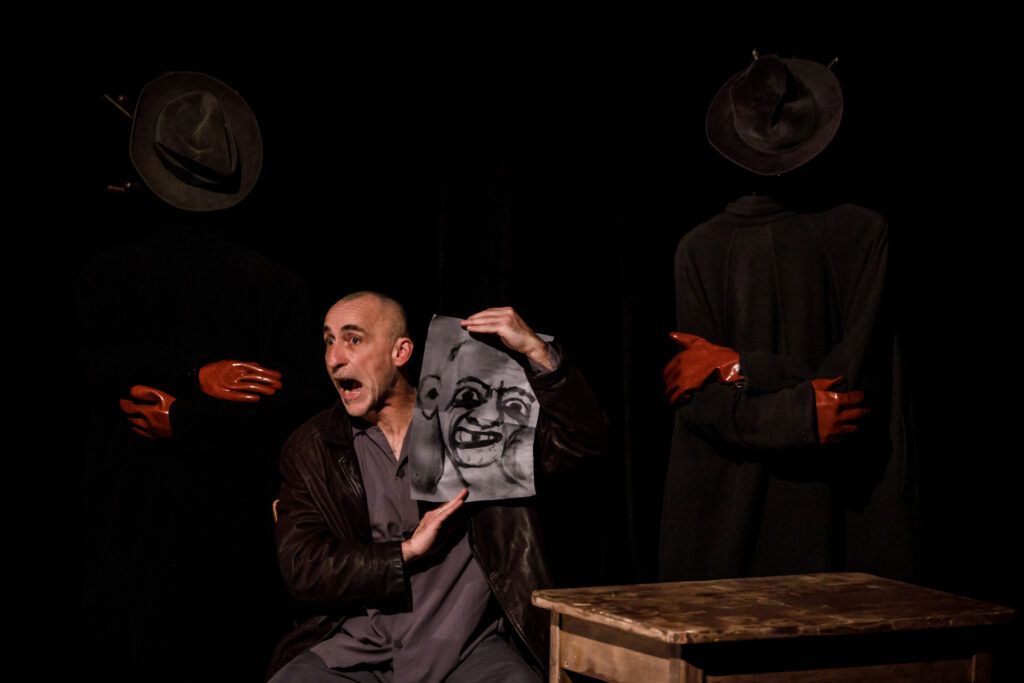 Divadlo Líšeň vrací na repertoár inscenaci Zpověď bachaře, silné divadelní svědectví o komunistické perzekuci a politických procesech 50. let