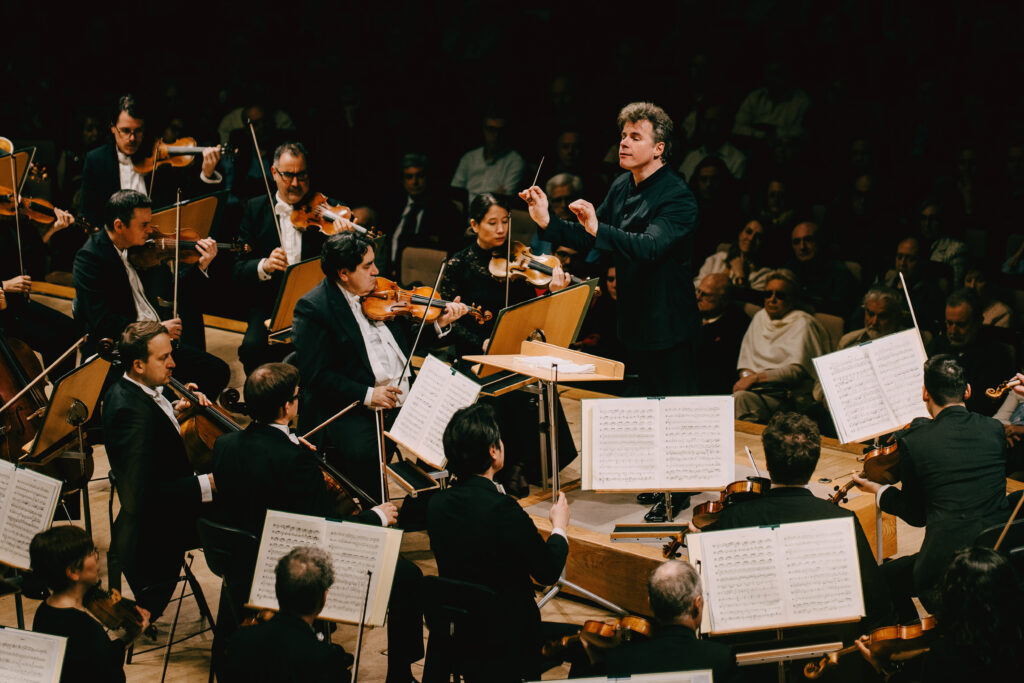 Jakub Hrůša v Bamberku a ve Vídni: Gala „Oskarů klasické hudby“ a české večery s Bamberskými symfoniky