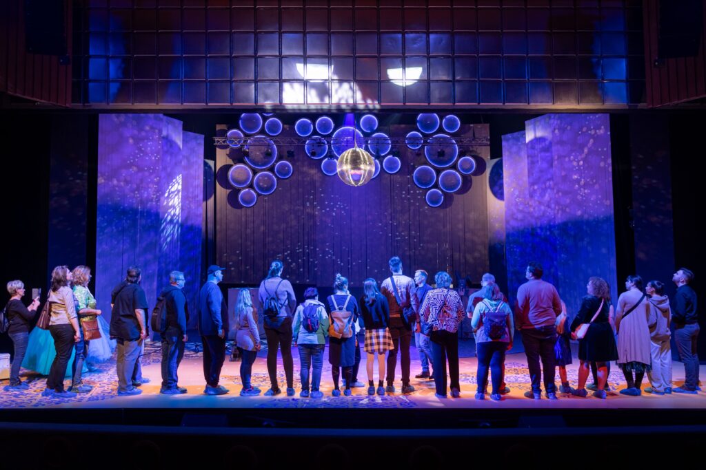 Národní divadlo moravskoslezské v Ostravě zve na Noc divadel ve sklepě, na půdě a v kamionu